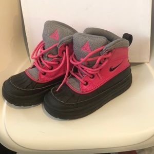 Nike act boots size 11